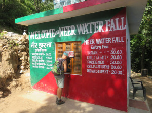 Eintritt am Wasserfall