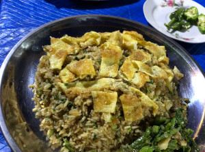 Reis mit Ei und Gemüse